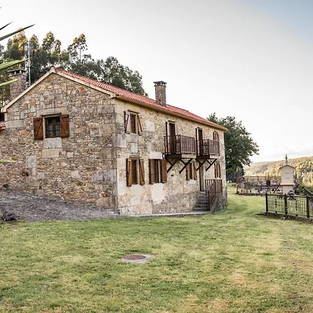 Casa rural A Avoa María *