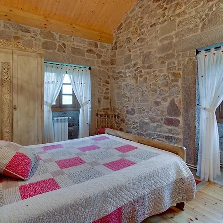 Casa rural A Avoa María *
